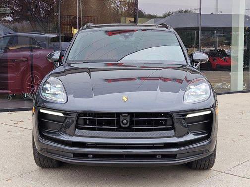 2026 Porsche Macan AWD