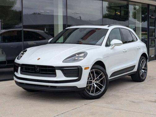 2025 Porsche Macan AWD