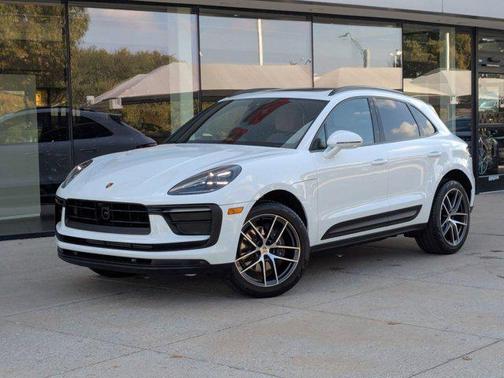 2025 Porsche Macan AWD