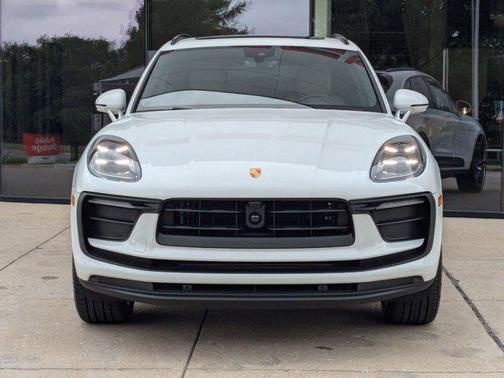 2025 Porsche Macan AWD