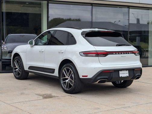 2025 Porsche Macan AWD