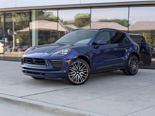 Gentian Blue Metallic 2026 Porsche Macan