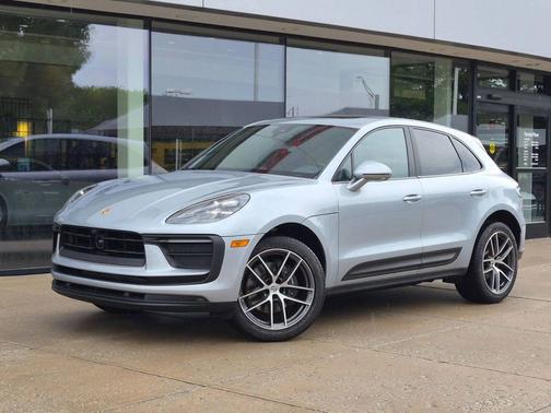 Dolomite Silver Metallic 2026 Porsche Macan