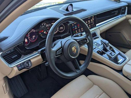 2023 Porsche Panamera 4 Executive
