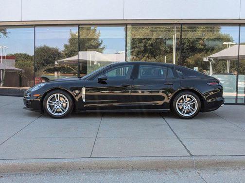 2023 Porsche Panamera 4 Executive
