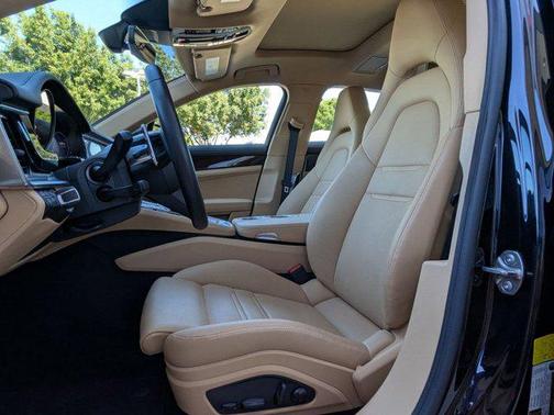 2023 Porsche Panamera 4 Executive