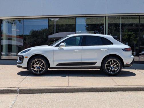 2022 Porsche Macan AWD