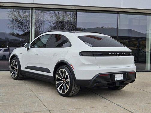 2025 Porsche Macan Electric