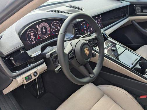 2025 Porsche Panamera RWD