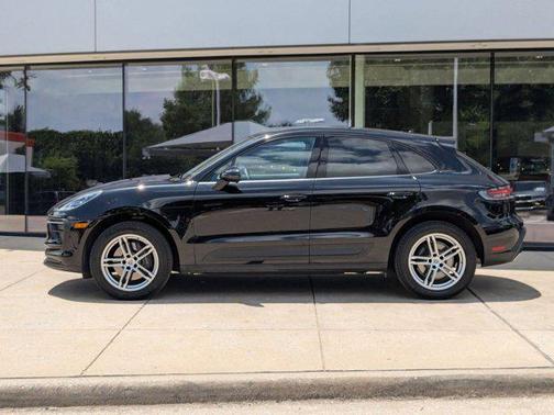 2025 Porsche Macan Base