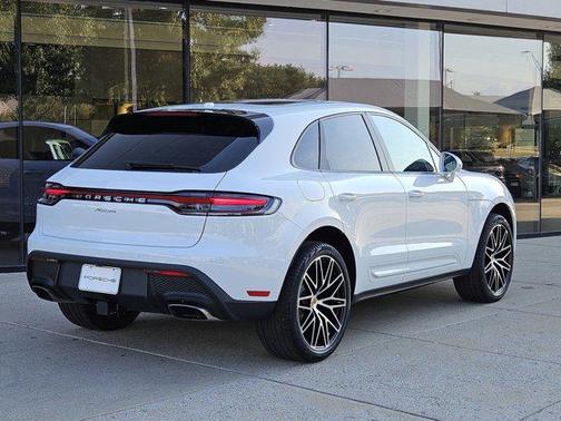 2025 Porsche Macan Base