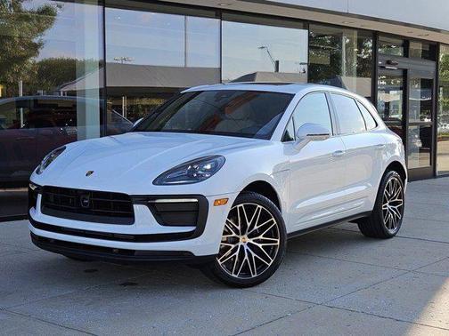 2025 Porsche Macan Base