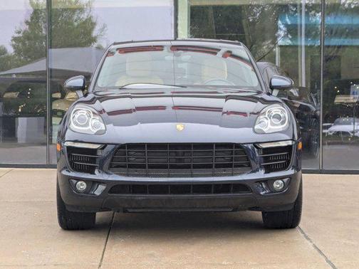2017 Porsche Macan Base