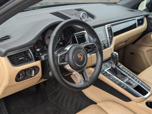 2017 Porsche Macan Base