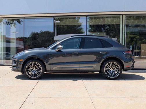 2025 Porsche Macan Base