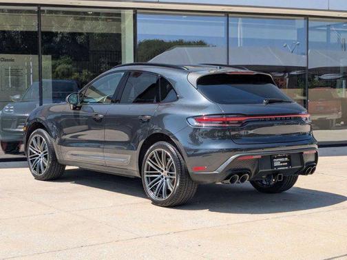 2025 Porsche Macan Base