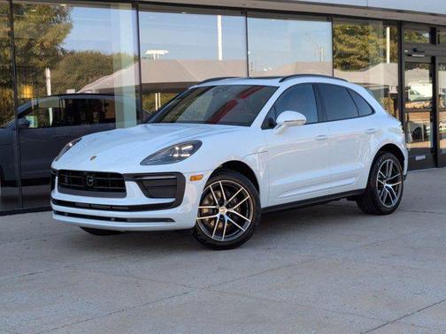 2026 Porsche Macan AWD