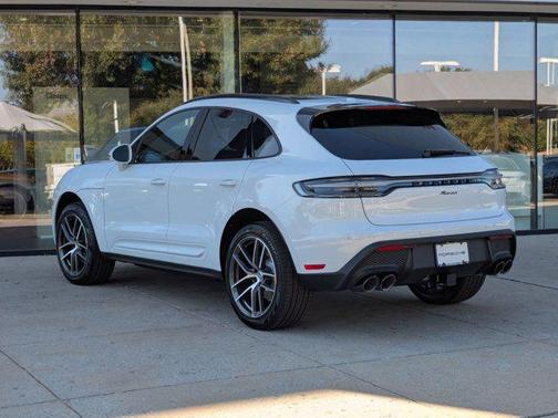 2026 Porsche Macan AWD