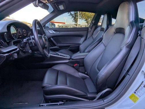 2021 Porsche 911 Carrera