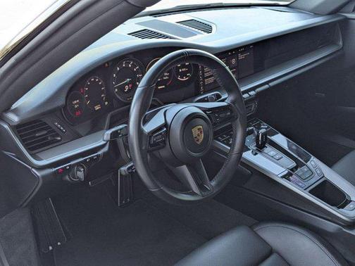 2021 Porsche 911 Carrera