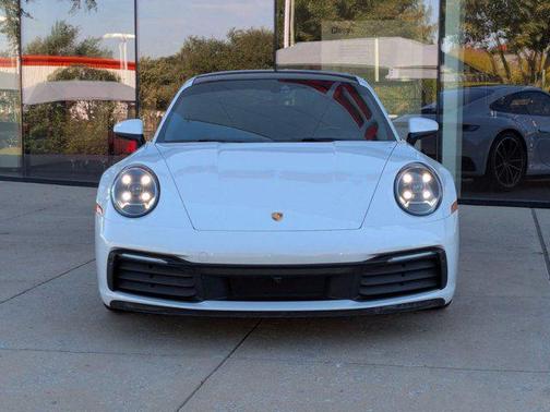 2021 Porsche 911 Carrera