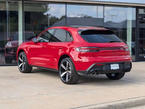 2025 Porsche Macan 