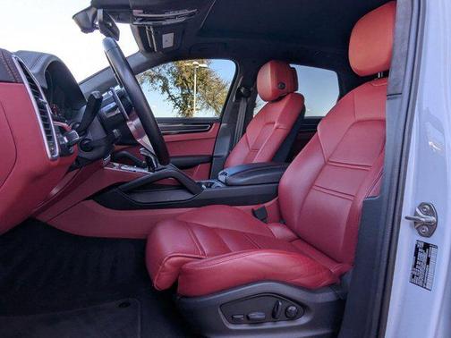 2022 Porsche Cayenne GTS