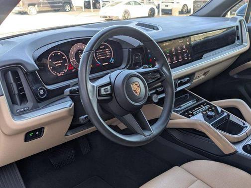 2025 Porsche Cayenne AWD