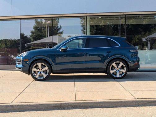 2025 Porsche Cayenne AWD