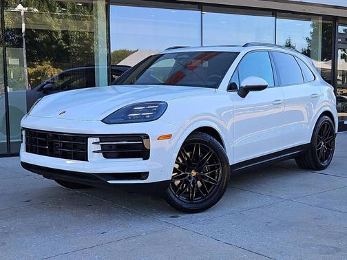 Carrara White Metallic 2026 Porsche Cayenne