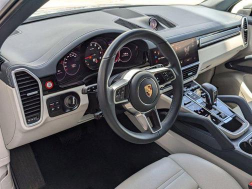 2022 Porsche Cayenne AWD