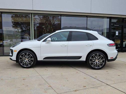 2026 Porsche Macan AWD