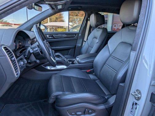 2022 Porsche Cayenne Cayenne Turbo S E-Hybrid