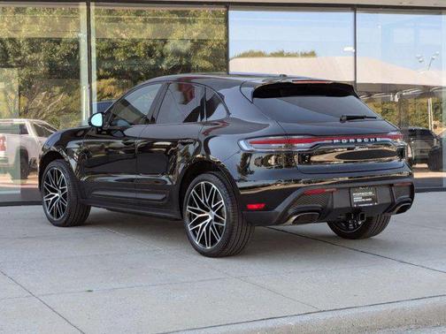 2025 Porsche Macan AWD