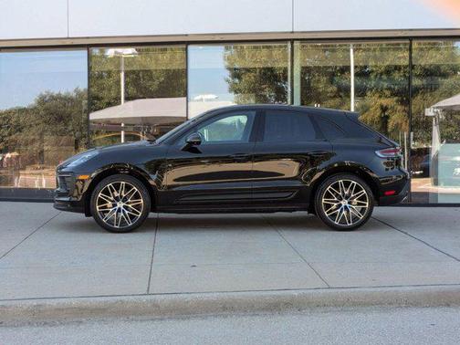2025 Porsche Macan AWD
