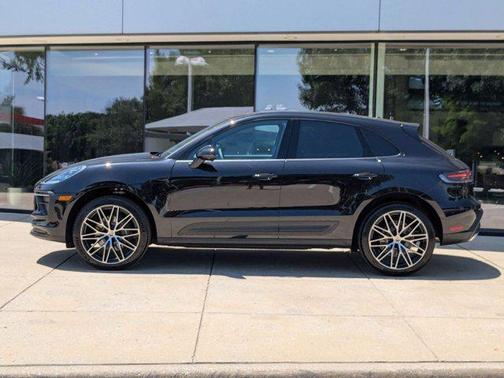 2025 Porsche Macan AWD