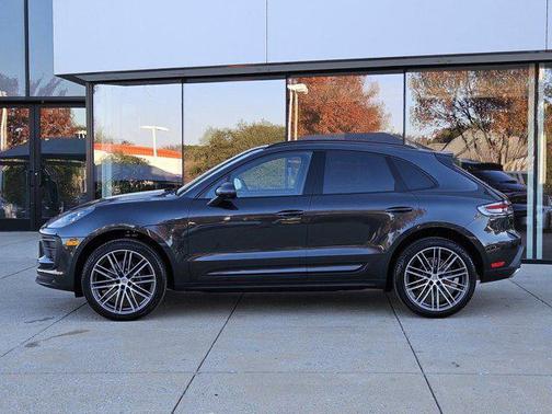2025 Porsche Macan AWD
