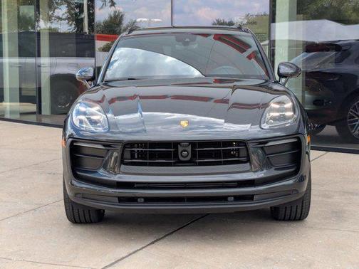 2026 Porsche Macan AWD