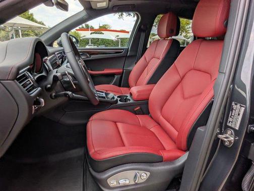 2026 Porsche Macan AWD