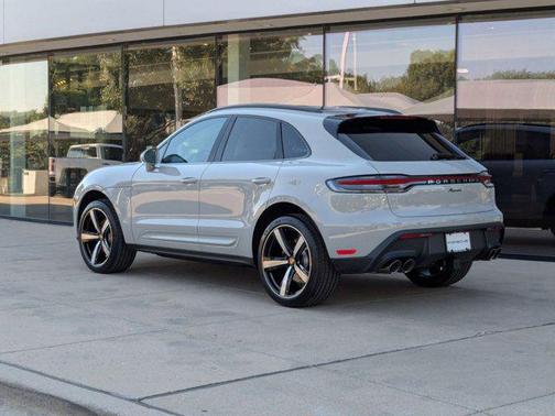 2026 Porsche Macan AWD
