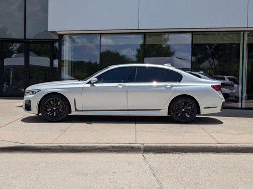 2022 BMW 750 i xDrive