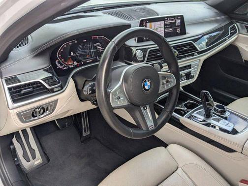 2022 BMW 750 i xDrive