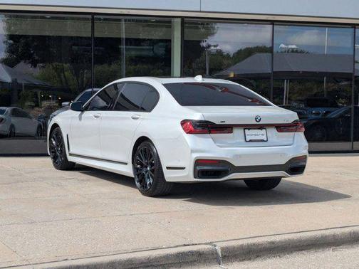2022 BMW 750 i xDrive