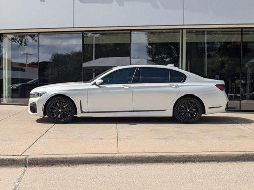 2022 BMW 750 i xDrive