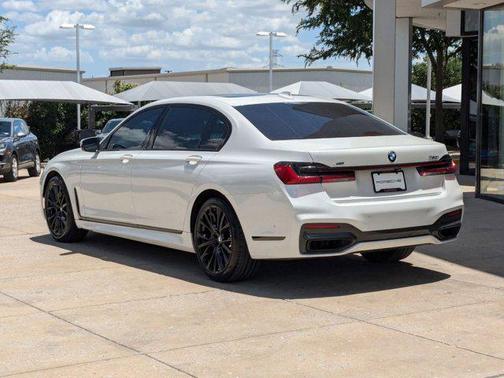 2022 BMW 750 i xDrive