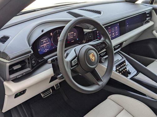 2025 Porsche Macan 4S