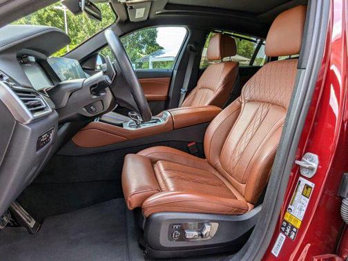 2023 BMW X6 M50i