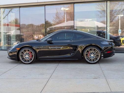 2025 Porsche 718 Cayman 