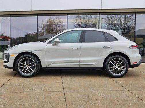 2025 Porsche Macan AWD