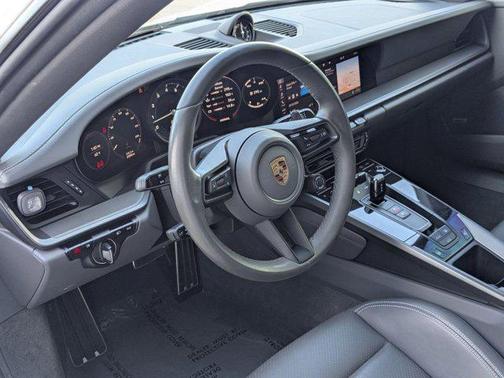 2020 Porsche 911 Carrera